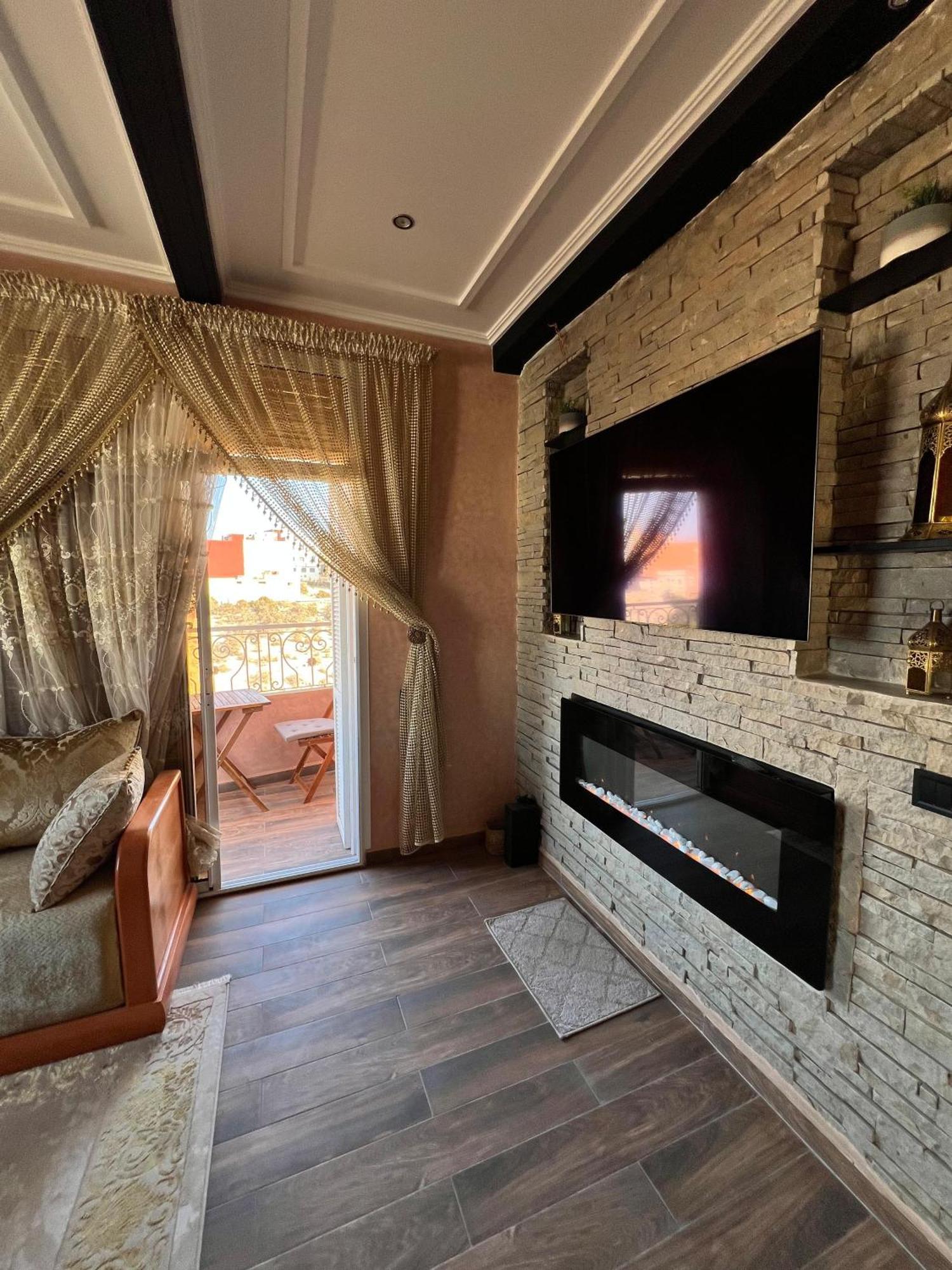 Sea Breeze Apartment *