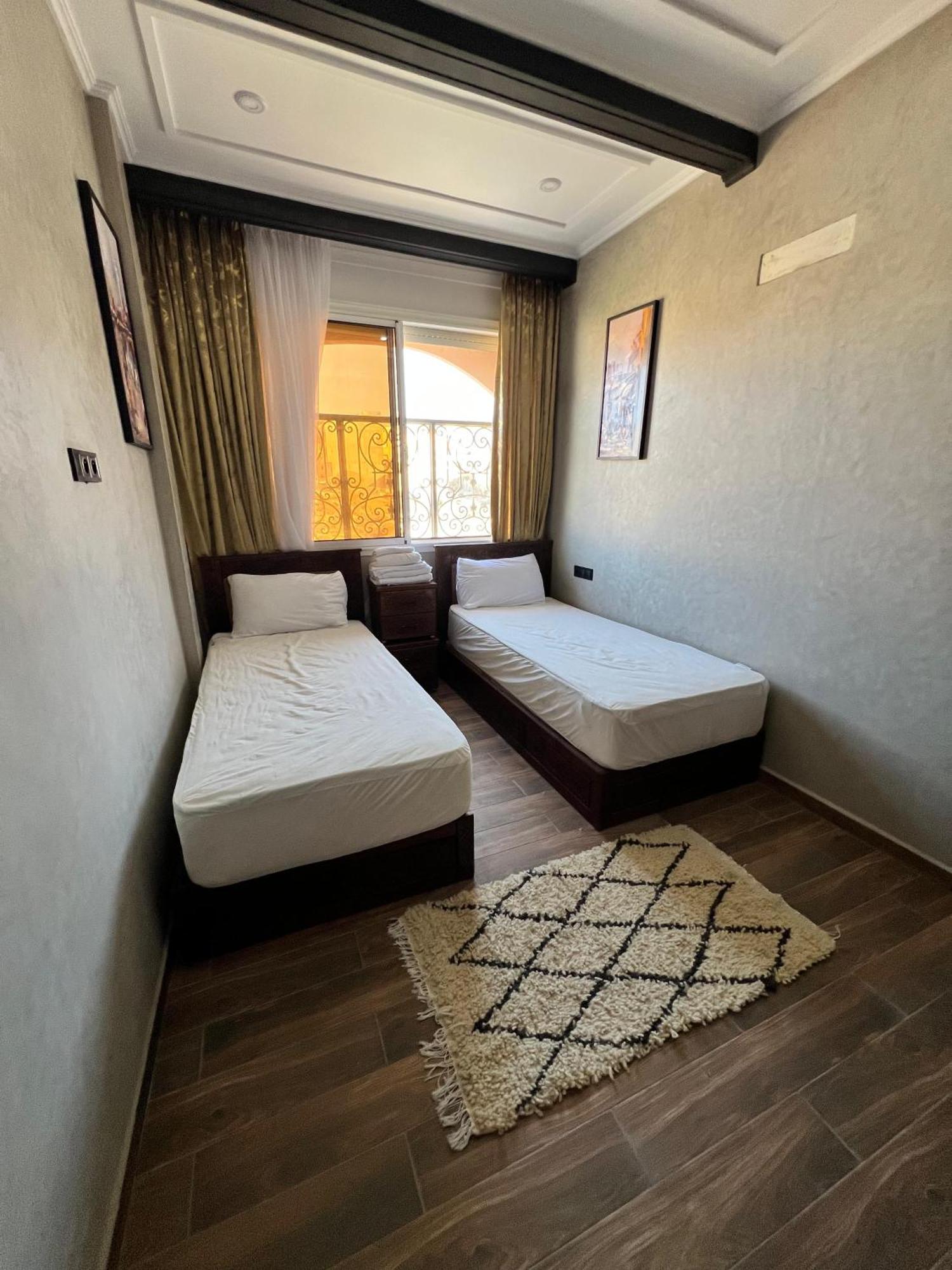 Sea Breeze Apartment *